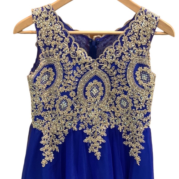 Cinderella Couture formal dress - Picture 3 of 15